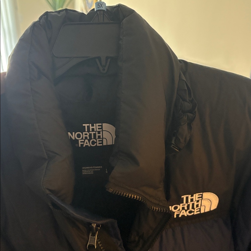 The North Face Black Puffer Jacket Size L Winter Coat Warm Zip - Picture 3 of 4